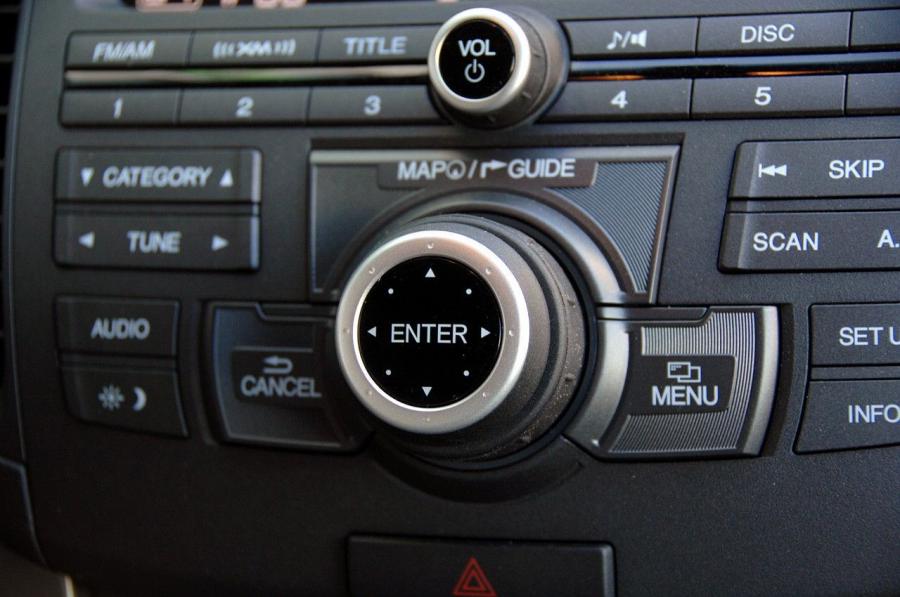 Детали интерьера Acura TSX 2008 года  (фото 11 из 210)